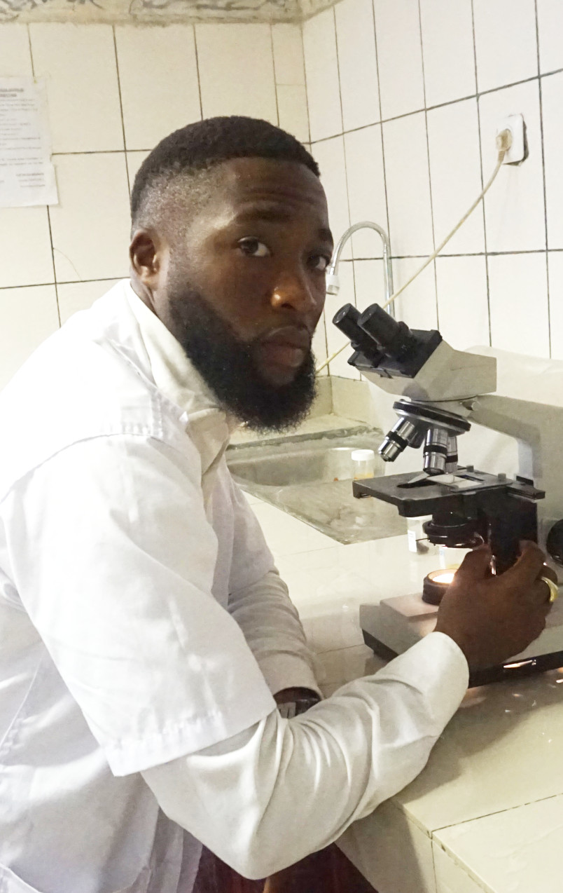 christ Douala laboratoire activités microscope