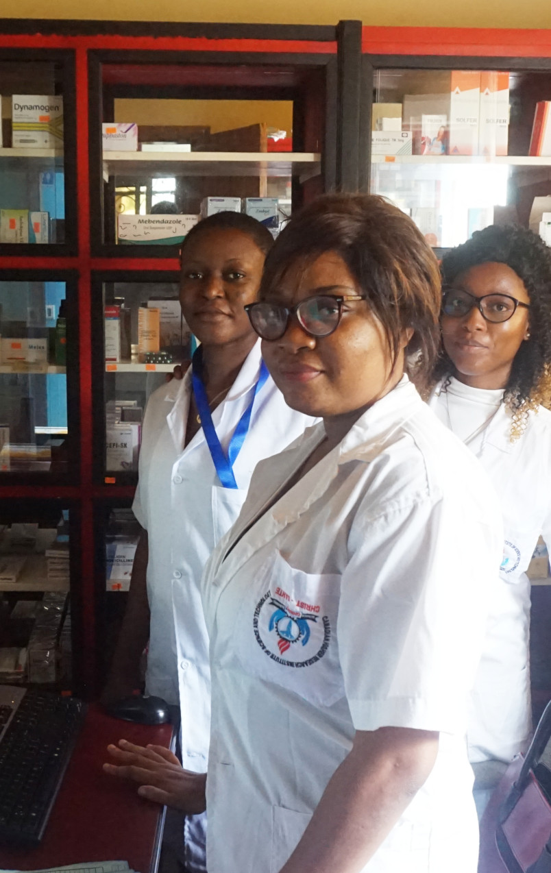 christ santé douala vendeuse en pharmacie