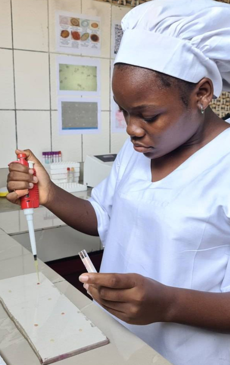 christ Douala laboratoire activités pratiques